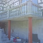 ограждение балкона из балясин и столбов