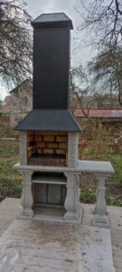 барбекю из кирпича и бетона
